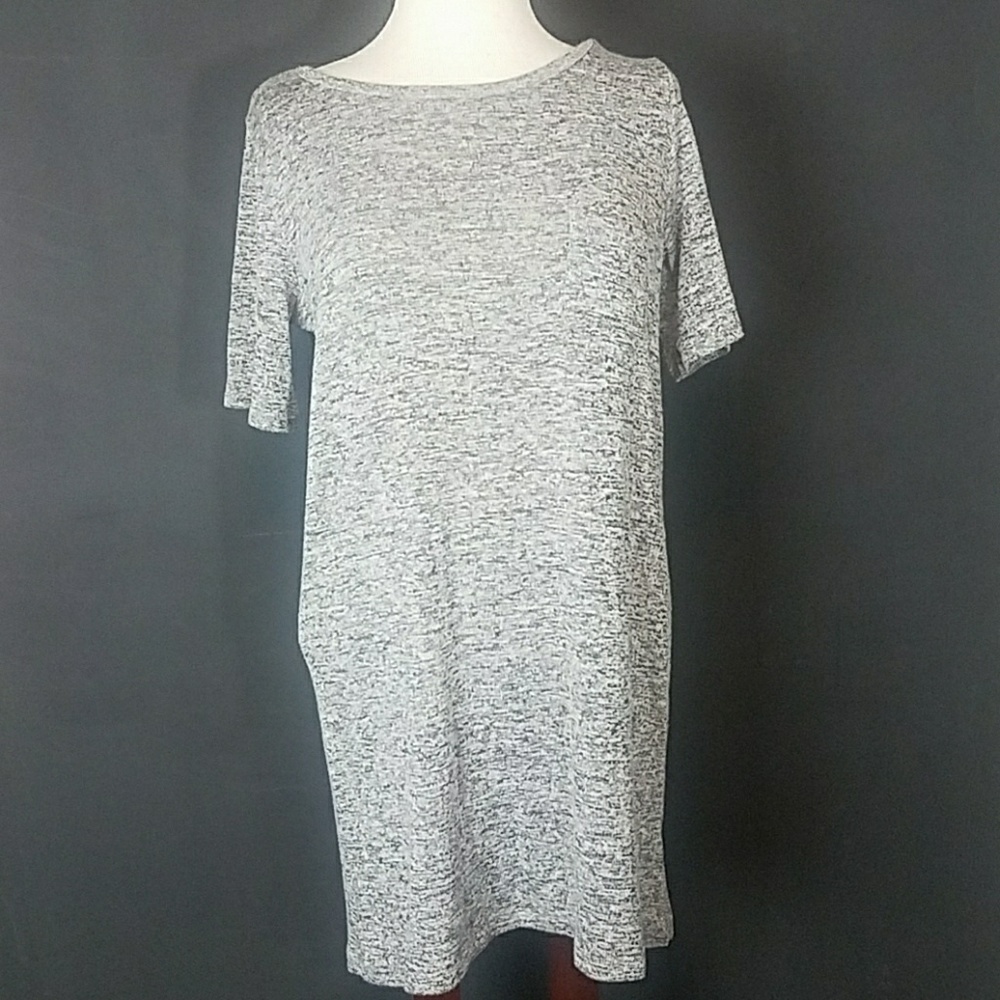 Forever 21 knit top . B01-09